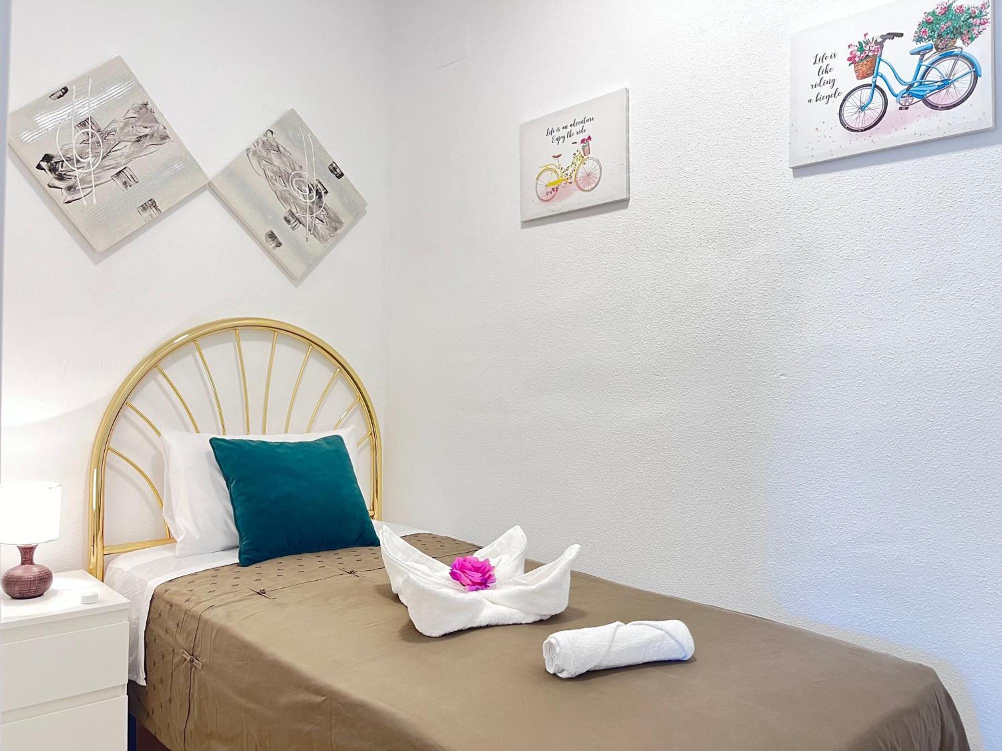 ☆The Peaceful Valencia Homestay☆ W/ Terrace⌘Parking⌘Bbq מראה חיצוני תמונה