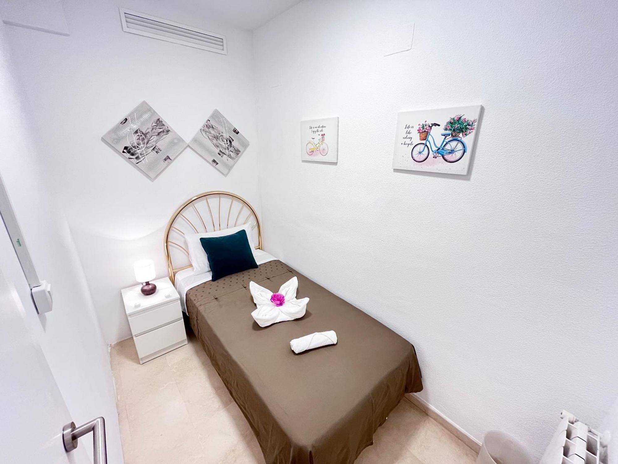 ☆The Peaceful Valencia Homestay☆ W/ Terrace⌘Parking⌘Bbq מראה חיצוני תמונה
