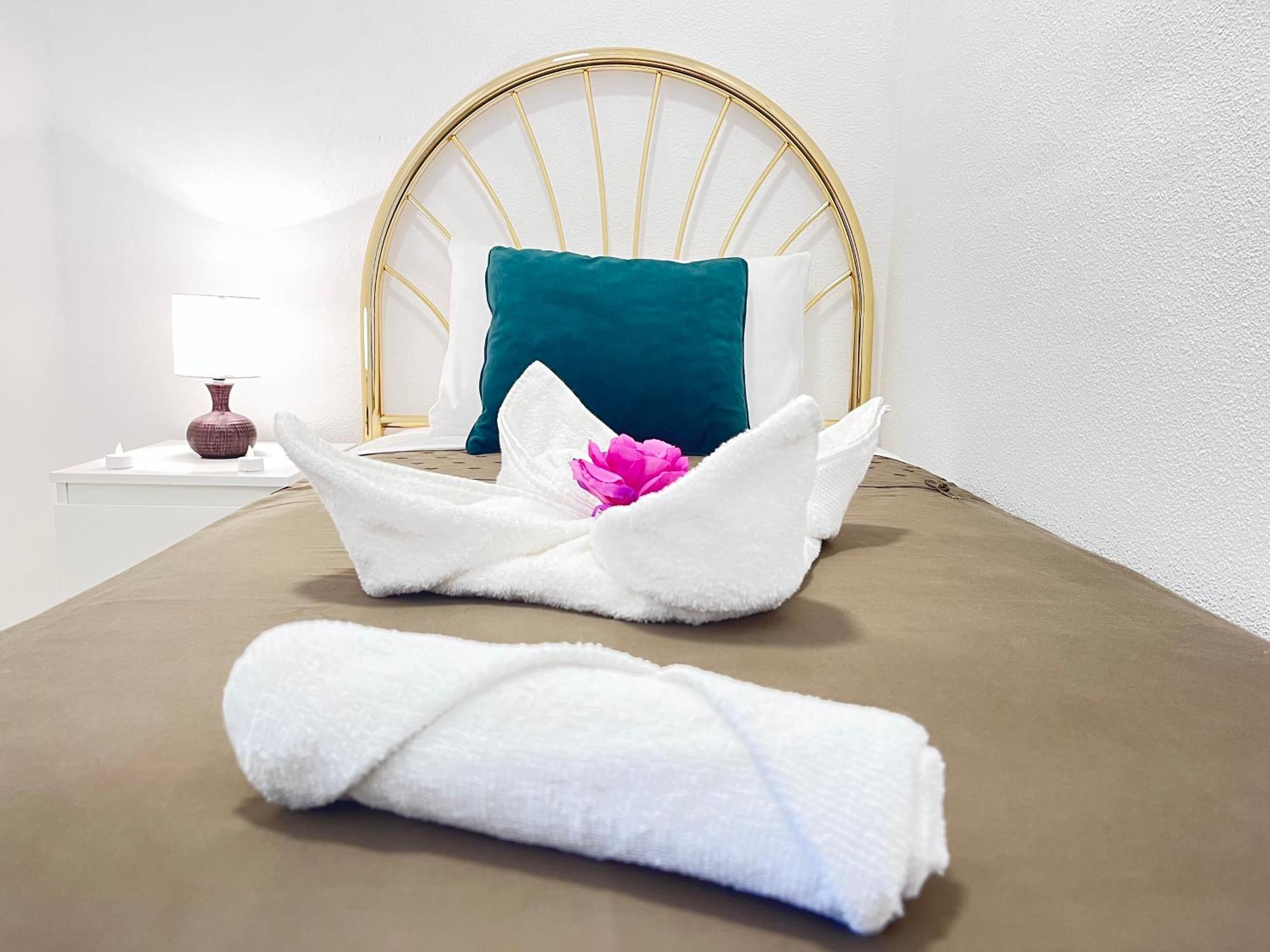 ☆The Peaceful Valencia Homestay☆ W/ Terrace⌘Parking⌘Bbq מראה חיצוני תמונה