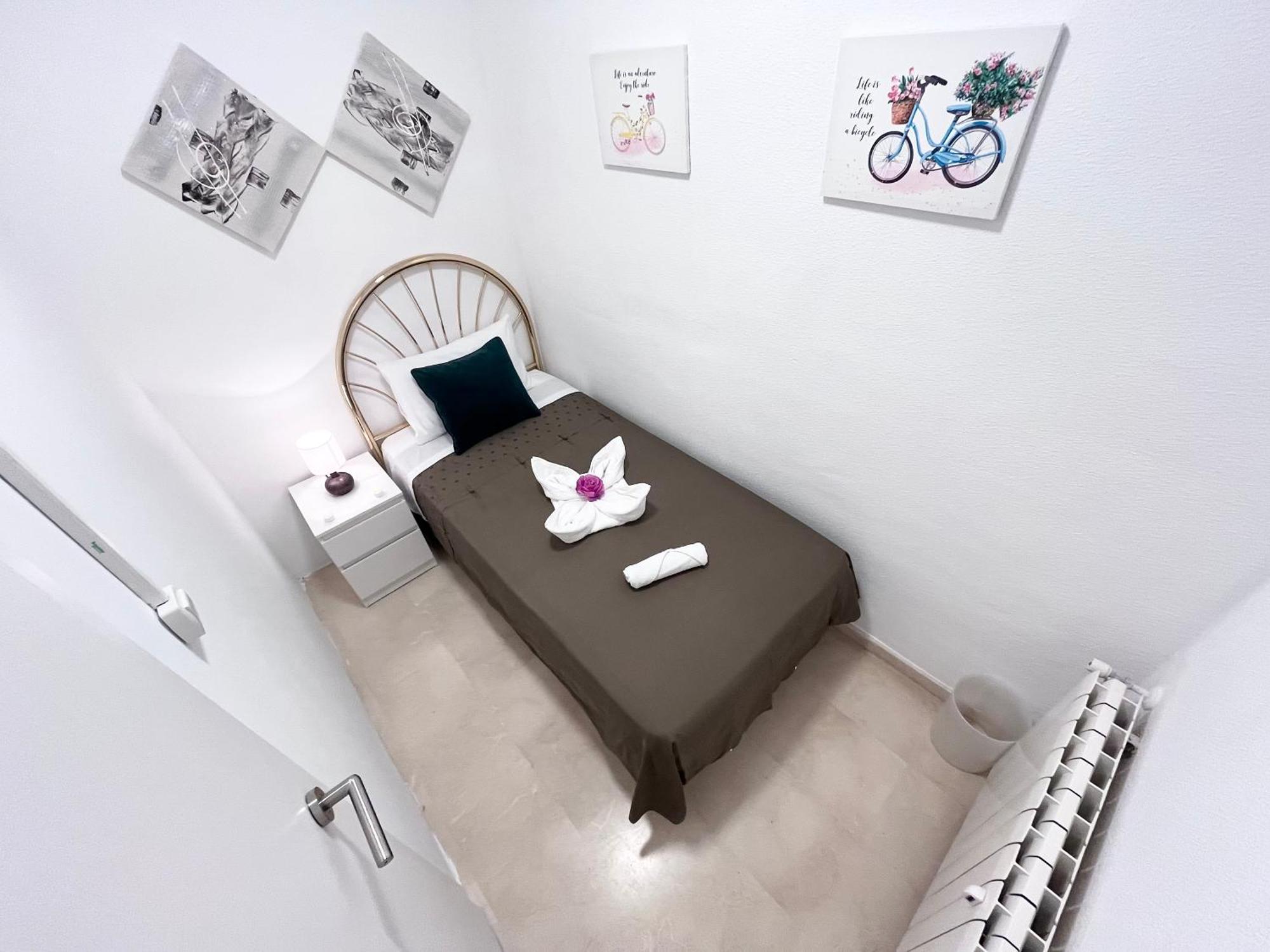 ☆The Peaceful Valencia Homestay☆ W/ Terrace⌘Parking⌘Bbq מראה חיצוני תמונה